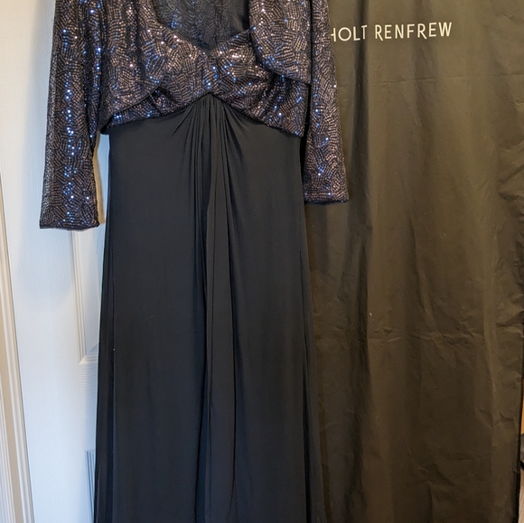 Tadashi Shoji Designer Evening Gown. - Picture 4 of 7